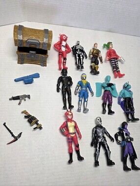 11 Fortnight Characters Loot Treasure Chest & 3 Accessories Played Condition